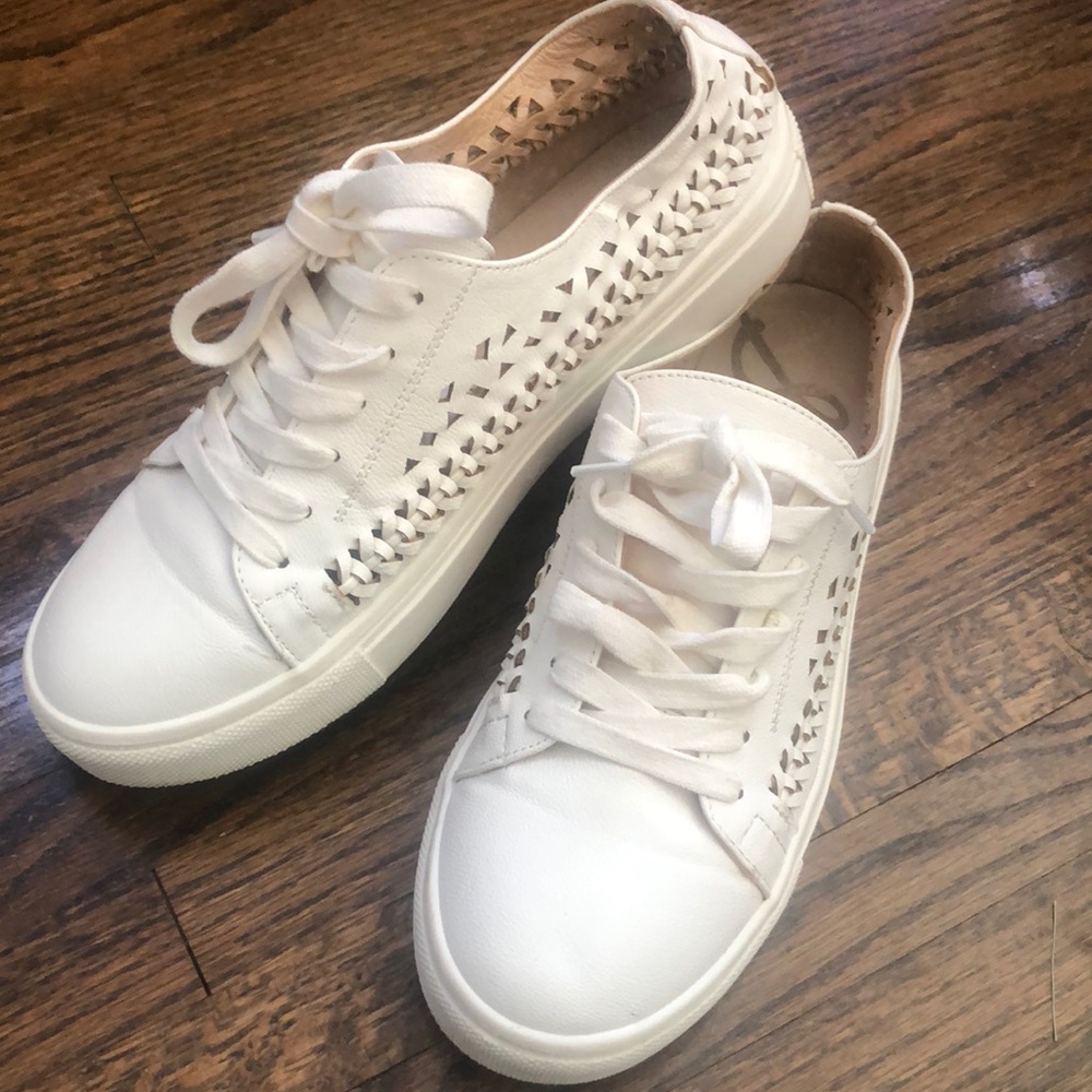 Sam Edelman Womens Raina White Low Top Classic Perforated Sneakers